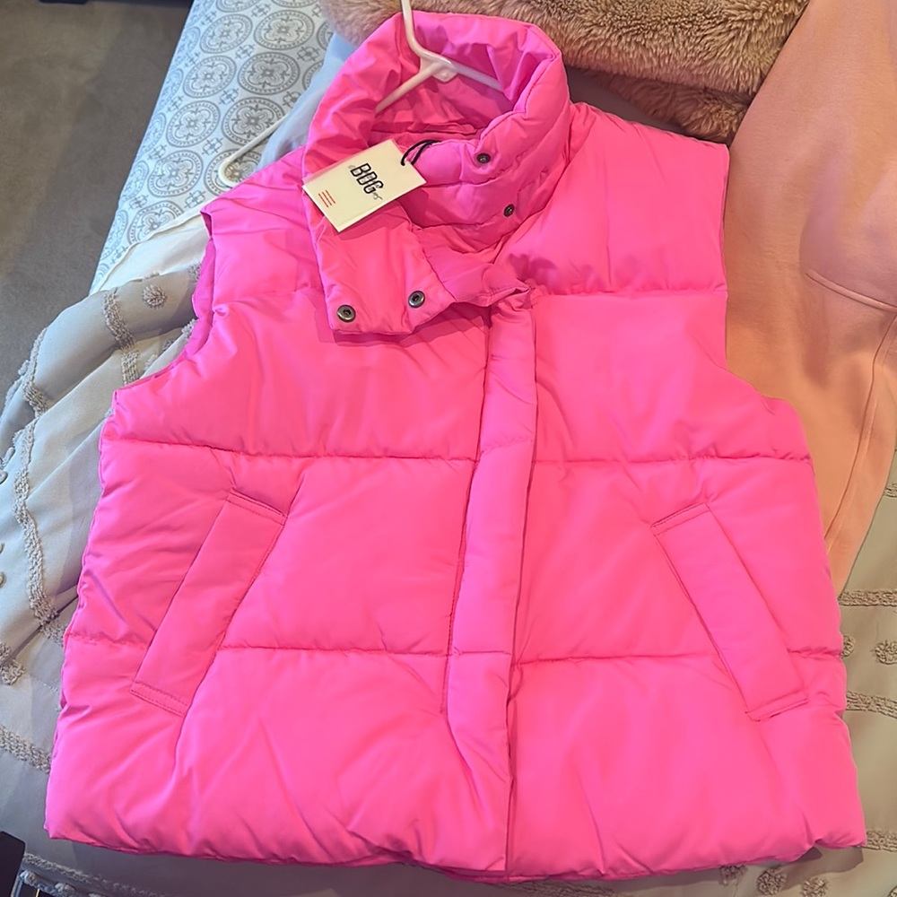 NWT urban outfitters corrine puffer vest hot pink sz. small
